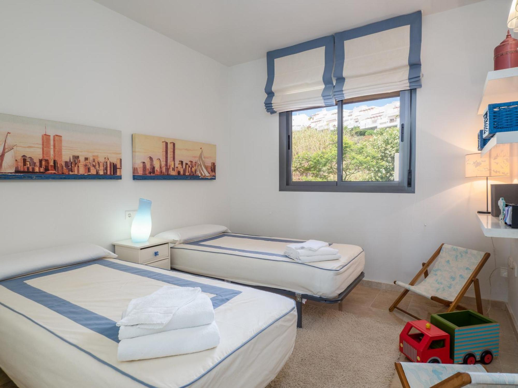 2055-Superb 2Bedrooms Apt, Gibraltar And Sea View Манилва Экстерьер фото